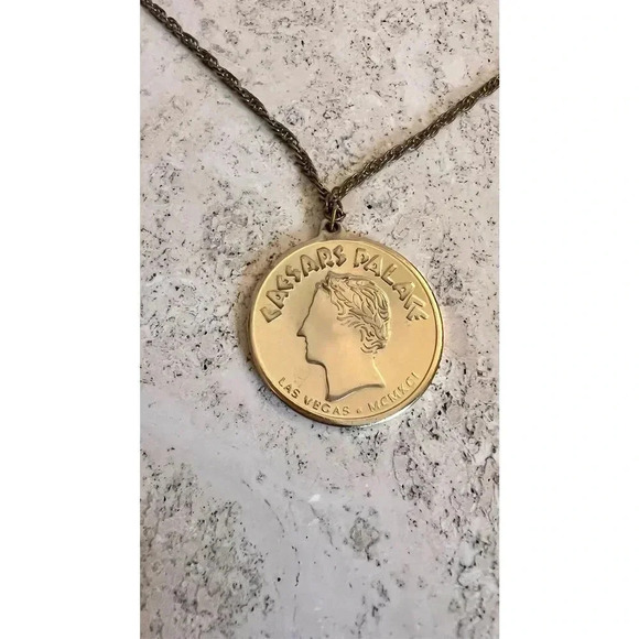 Vintage Caesars Palace Las Vegas Coin Chain MCMXCI Gold Tone Medallion Necklace - Picture 4 of 6